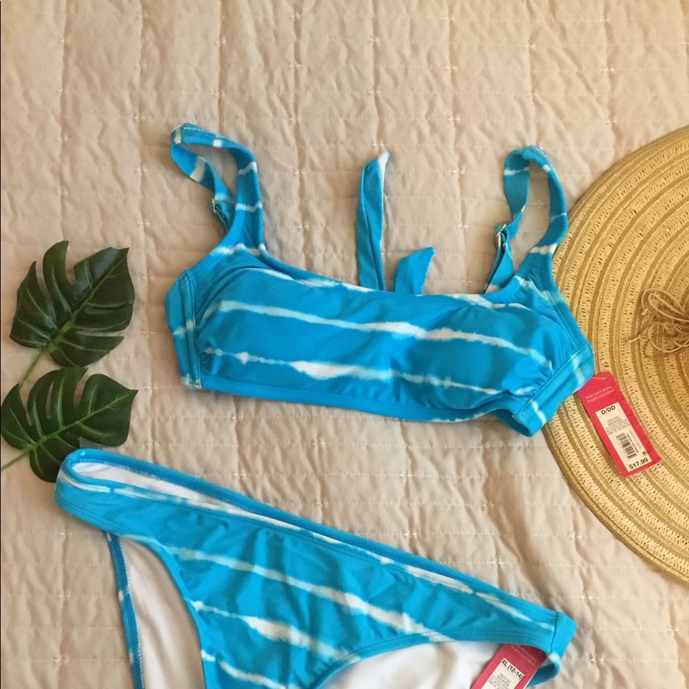 xhilaration - tie dye bikini top